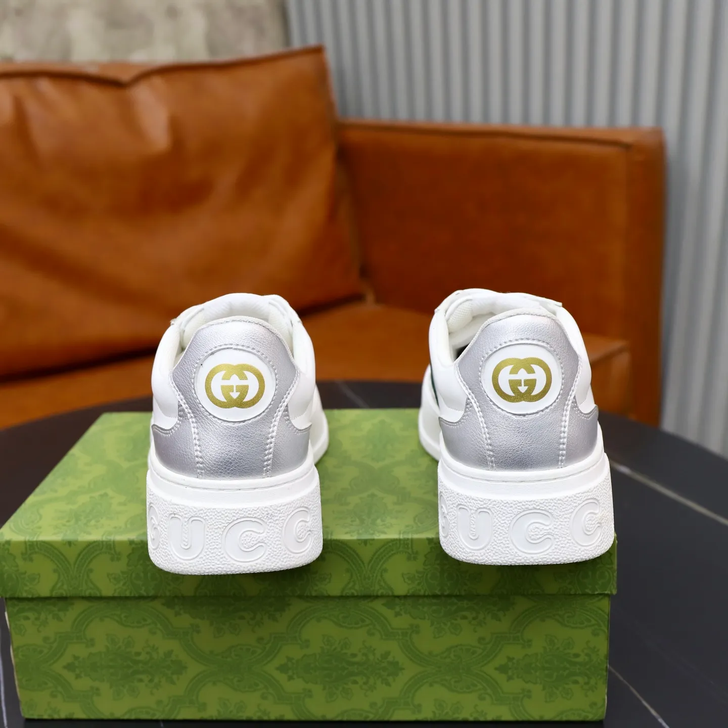 Ex-factory price: 400💰🙅‍♂️🙅‍♂️🙅‍♂️ Brand: GUCCI Standard code: 38-44 (45 customized) Grade: Same as the official website Material: Original leather stitching brand cloth Comfortable and breathable sheepskin lining Lightweight and wear-resistant outsole Style category: Men's fashionable casual shoes Sports shoes Distinguished luxury brand elements Top luxury Color: actual picture color